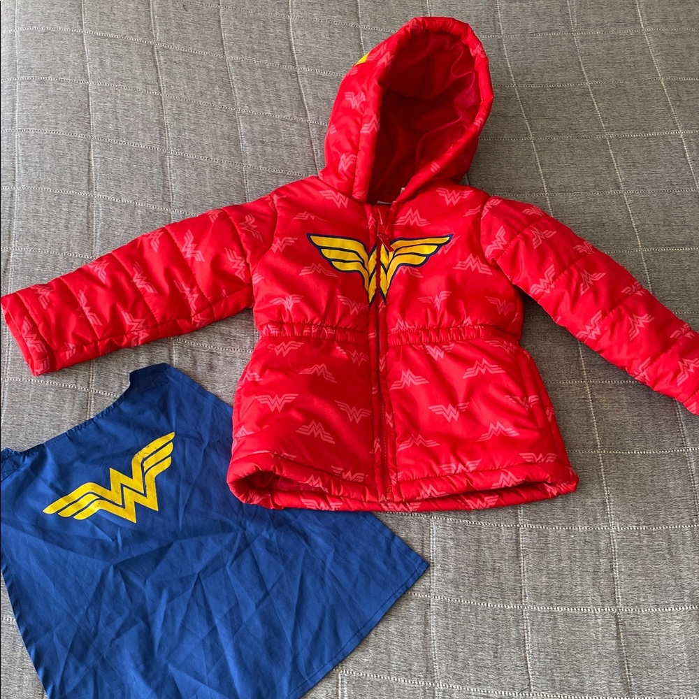 Wonder Woman Kids Puffer Jacket  Set with Cape Sz 3T